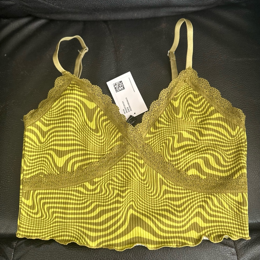 H&M crop top size M runs smaller, unused brand new with tag.